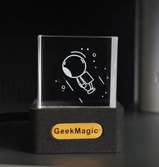 Crystal Cube Display — Bring Your Memories to Life in 3D Light
